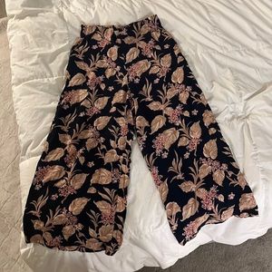 Cute flowy pants size XS